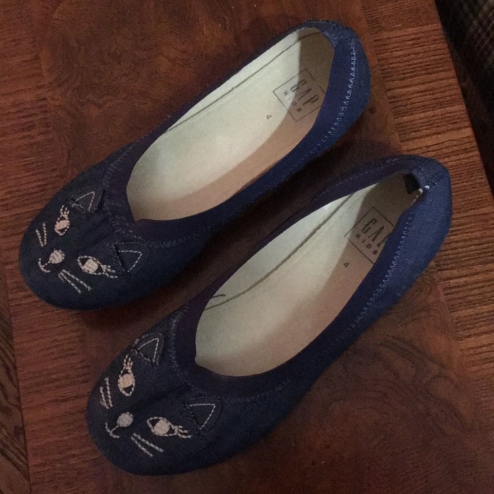 Girls GAP denim-look cat ballet flats.